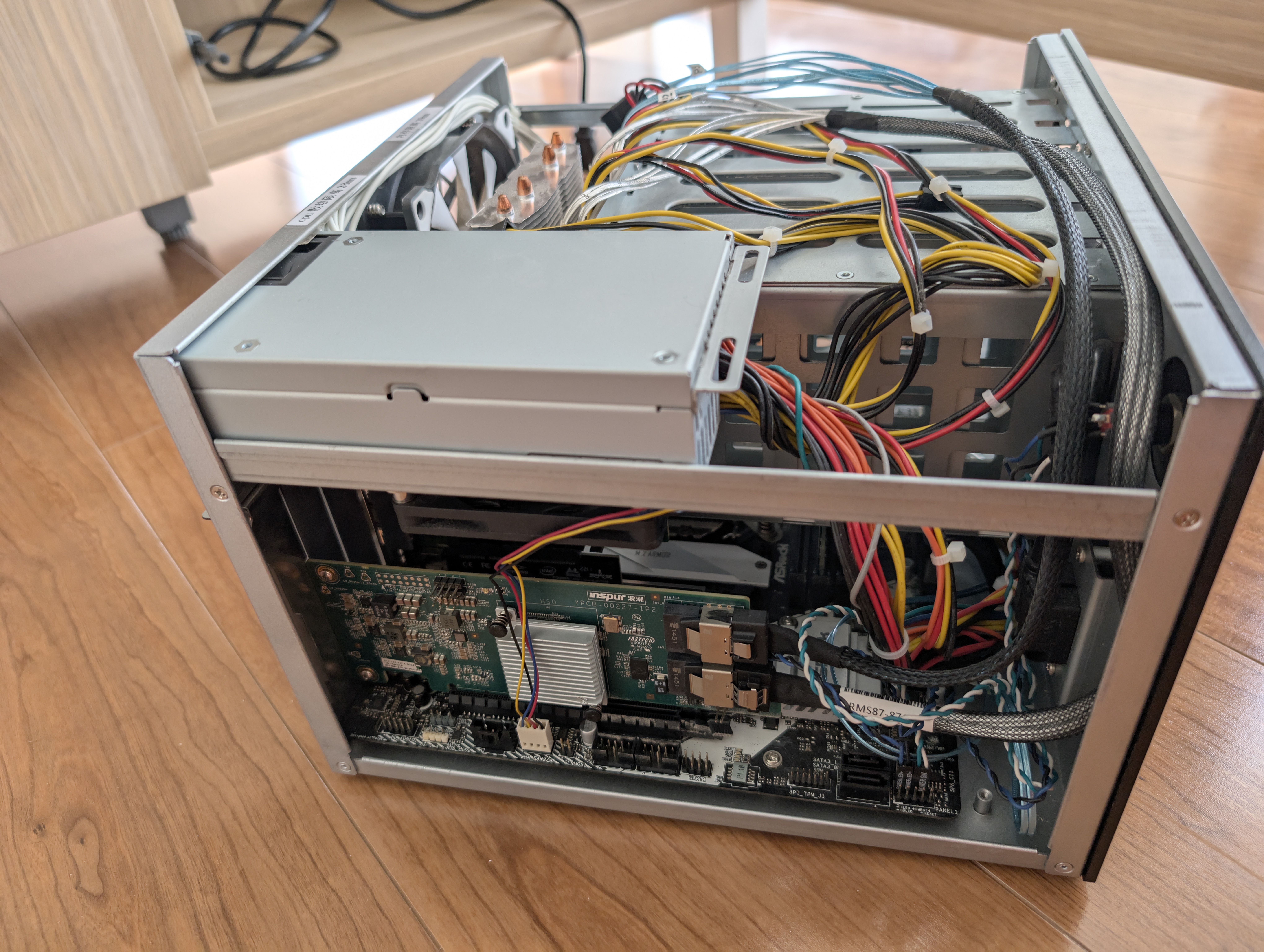 第一代自组NAS成品图